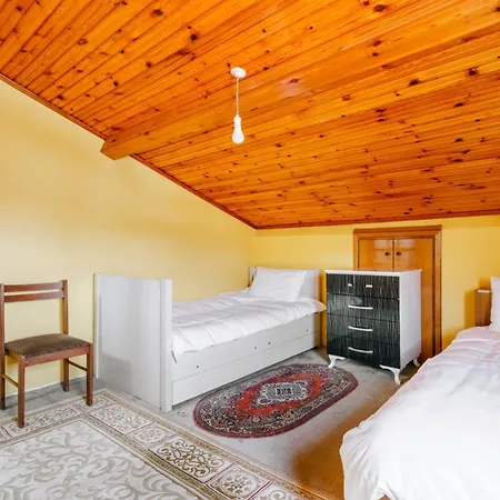 House With Garden And Balcony In Kartepe فندق ازميت