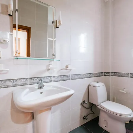 Hotel House With Garden And Balcony In Kartepe 4*